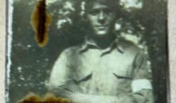 Una foto d'epoca del partigiano Giunio Leoncini
